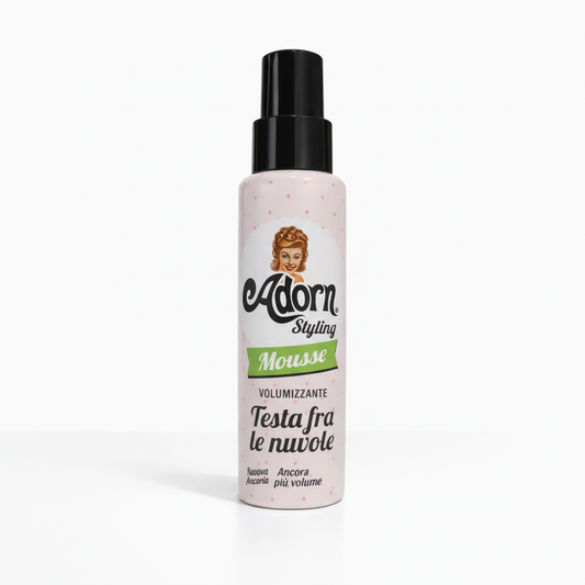 adorn mosse testa fra le nuvole